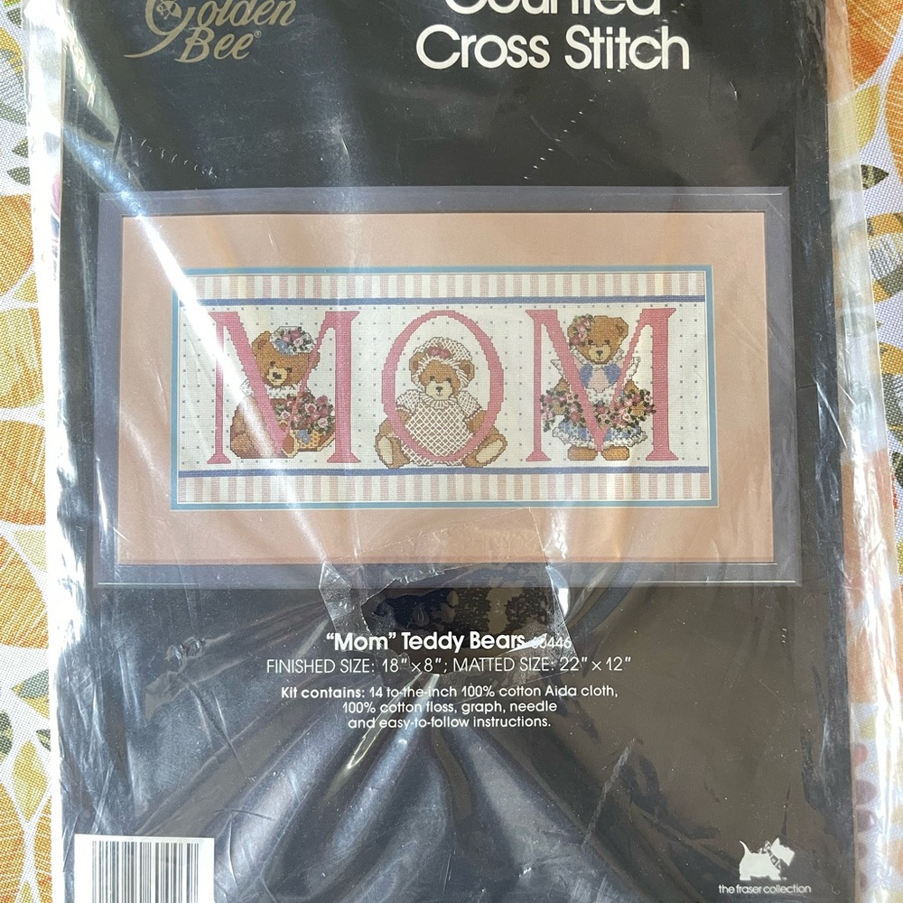 Golden Bee 'Mom' Teddy Bears Counted Cross Stitch Kit - Pink and Brown